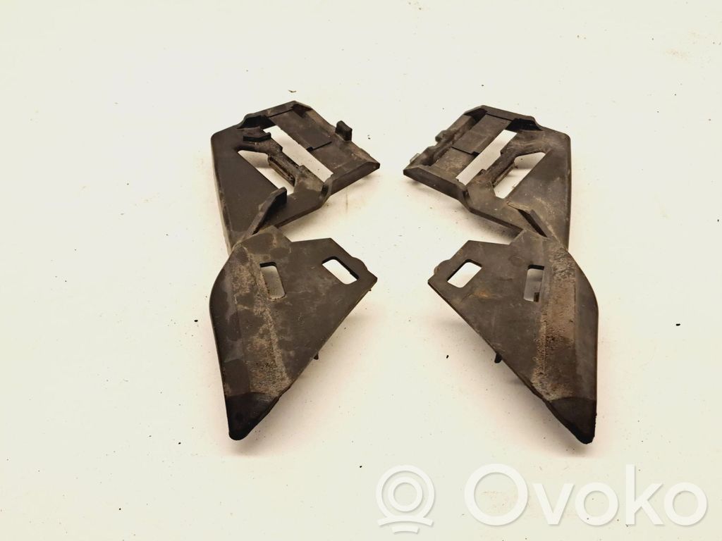 Volvo V50 Headlight/headlamp mounting bracket 