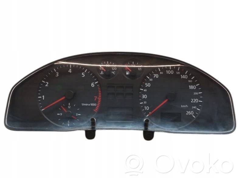 Audi A4 S4 B5 8D Speedometer (instrument cluster) 