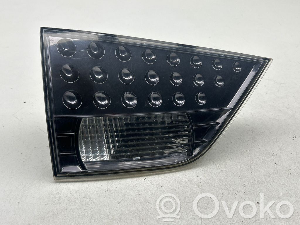 Lampy tylnej klapy bagażnika   1146356,1784,BAER04D0T