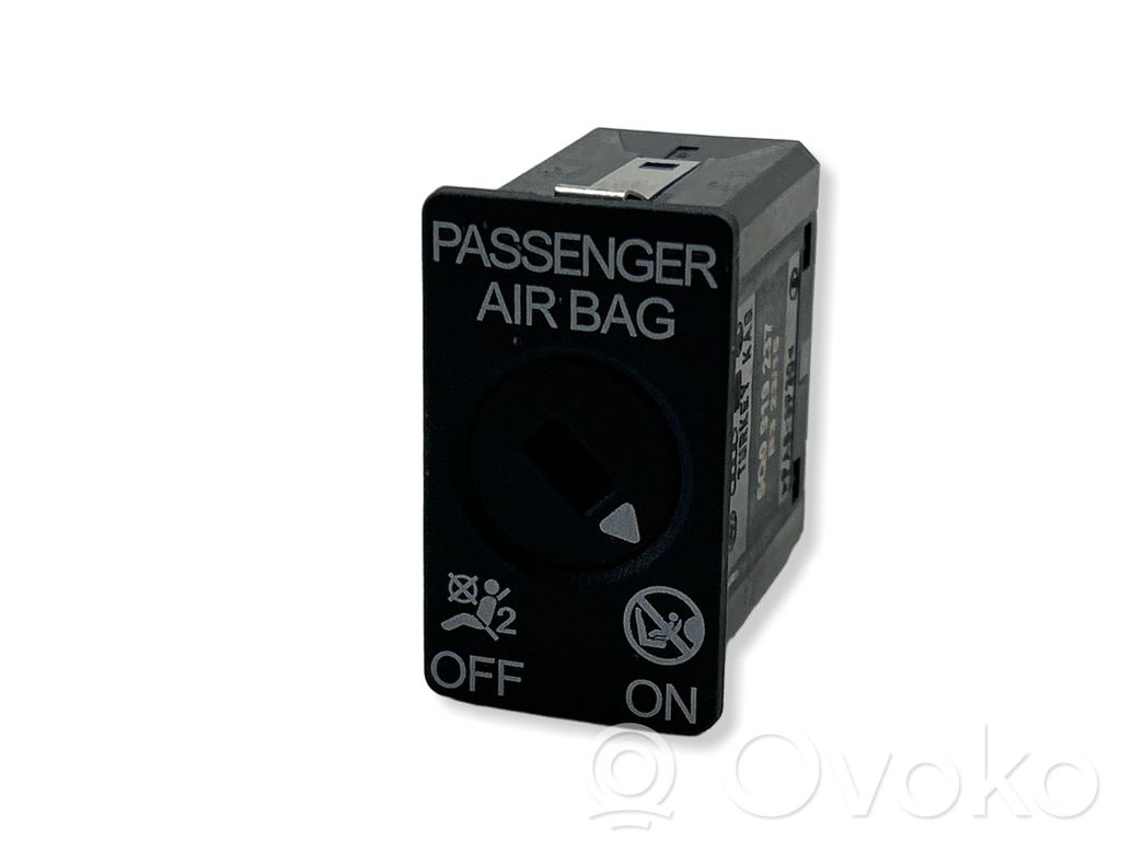 Volkswagen PASSAT B8 Passenger airbag on/off switch 