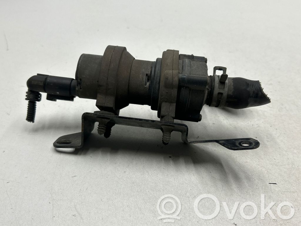 Seat Alhambra (Mk1) Windscreen/windshield washer pump 