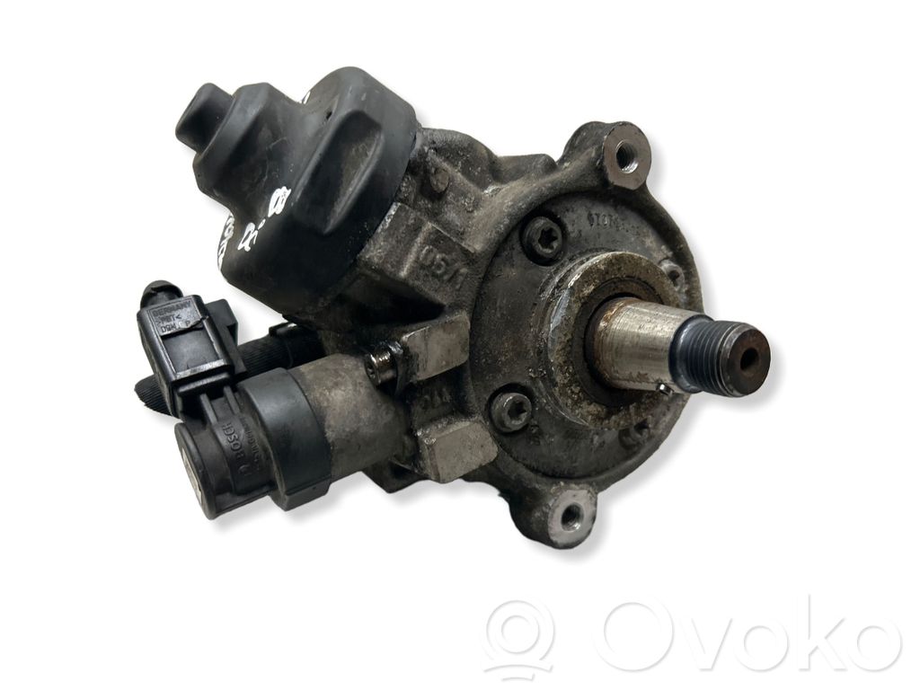 Volkswagen PASSAT B8 Fuel injection high pressure pump 