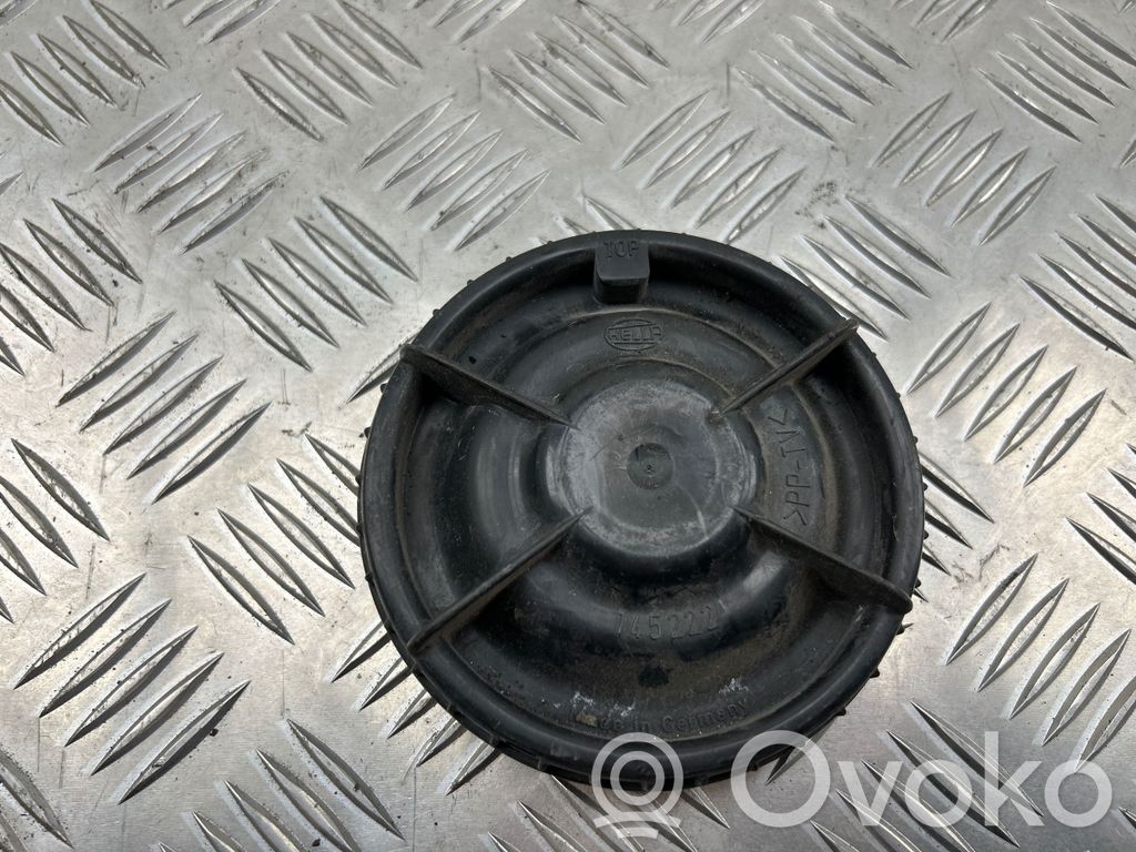 Volvo S40, V40 Headlight/headlamp dust cover 
