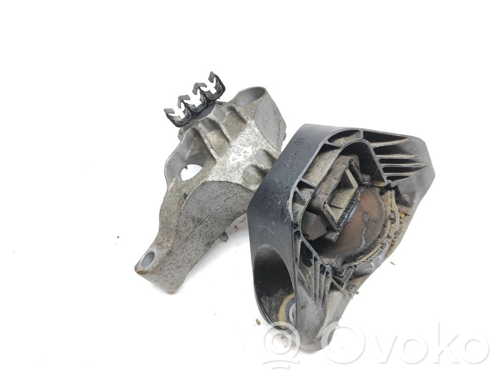 Renault Captur Engine mount bracket 
