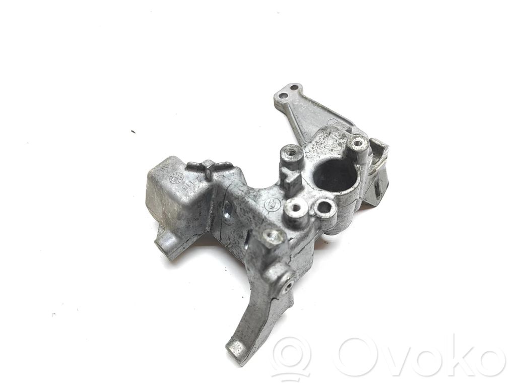 Peugeot 5008 II Generator/alternator bracket 