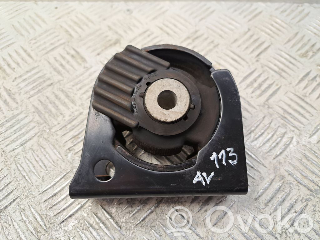 Toyota Avensis T270 Engine mount bracket 