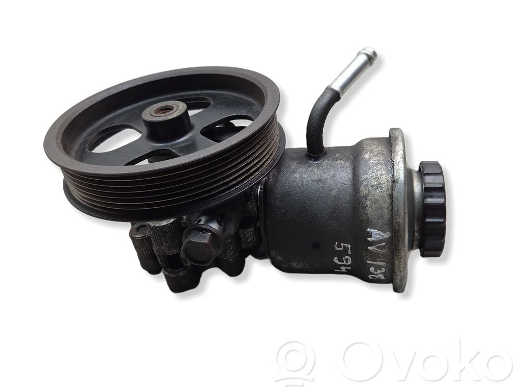 Toyota Avensis T250 Power steering pump 