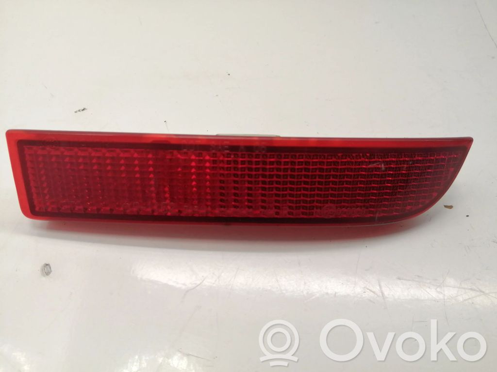 Toyota Avensis T270 Réflecteur de feu arrière 