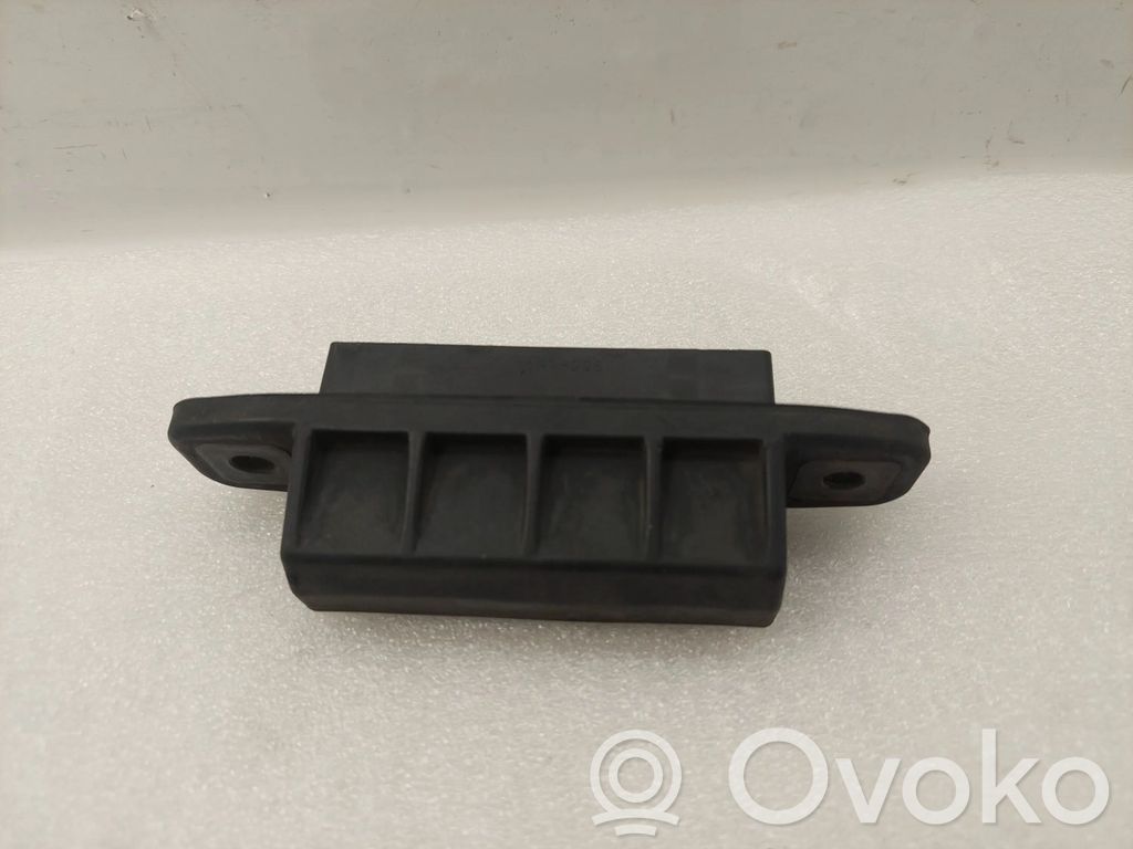 Toyota Avensis T270 Tailgate release/open handle 