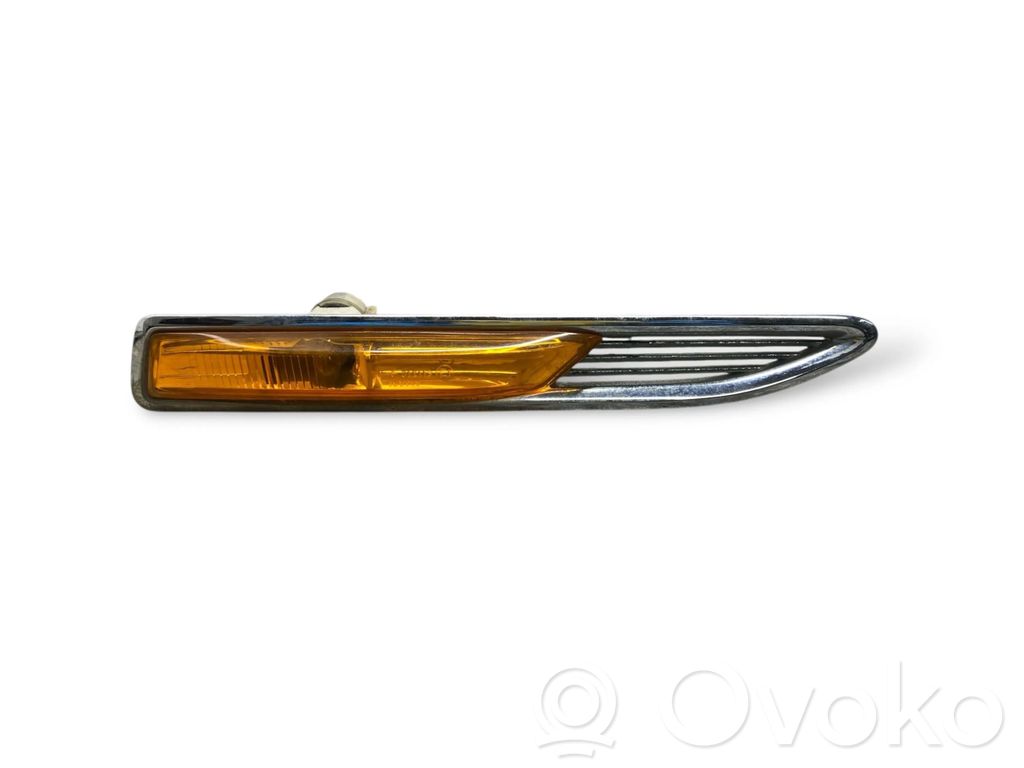 Ford Mondeo MK IV Front fender indicator light 