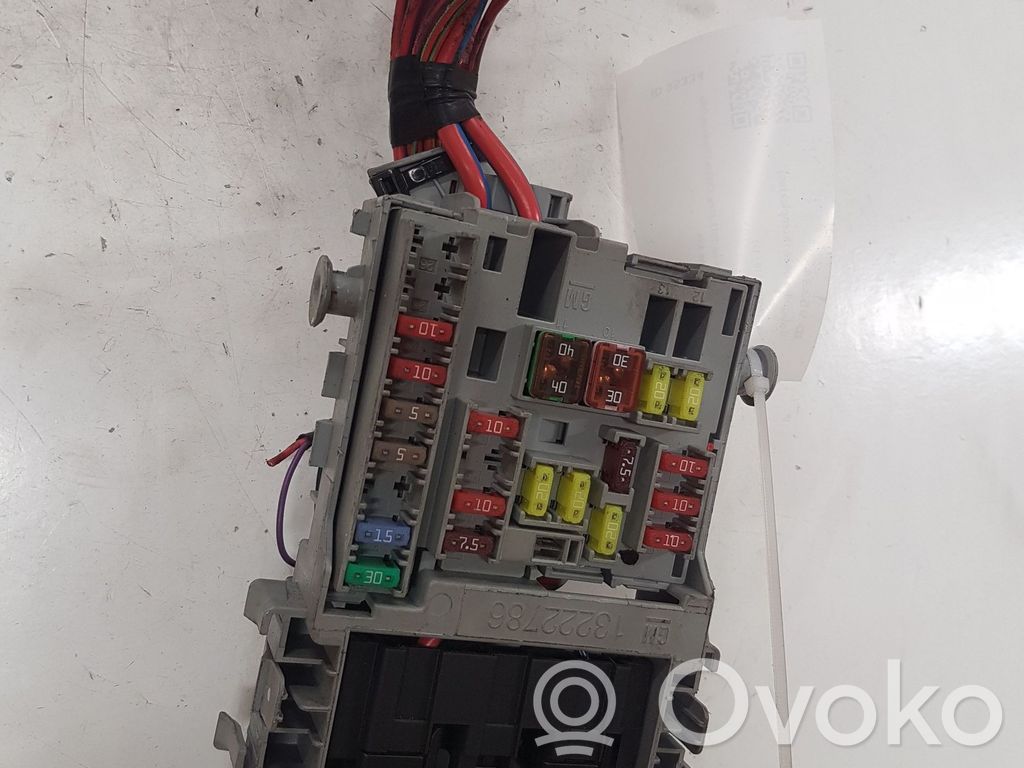 Opel Astra J Fuse box set 
