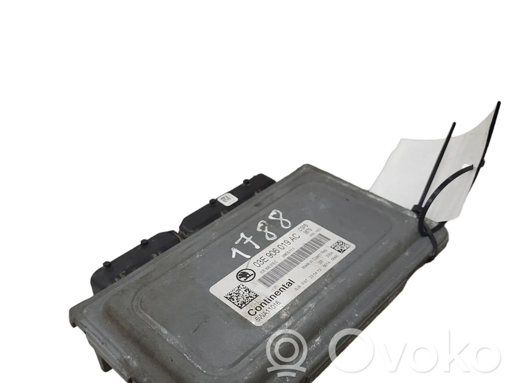 Skoda Fabia Mk2 (5J) Engine control unit/module 