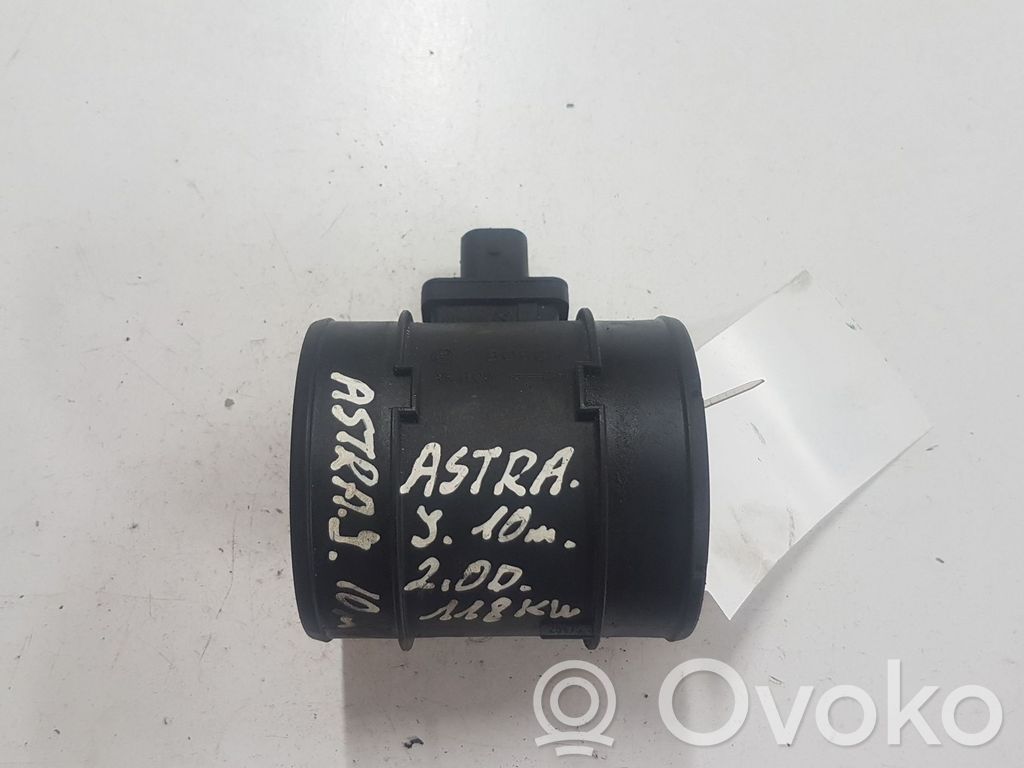 Opel Astra H Przepływomierz masowy powietrza MAF 