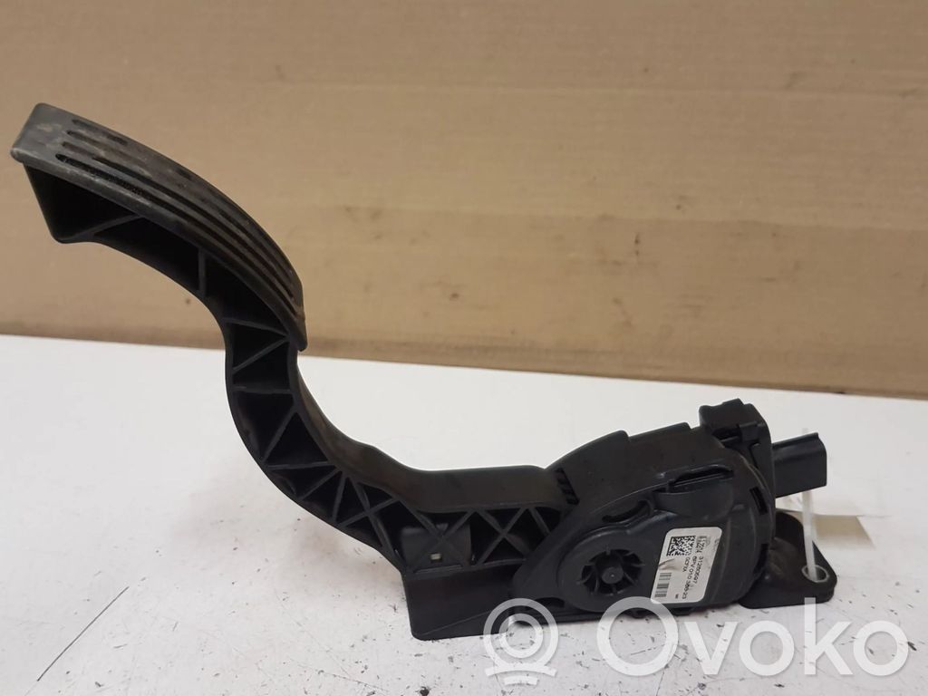 Volvo V40 Accelerator throttle pedal 