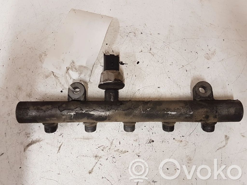 Volvo V50 Fuel main line pipe 