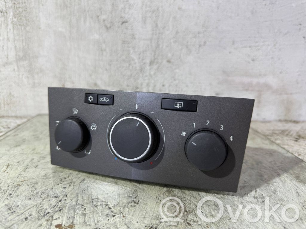 Opel Zafira B Climate control unit 