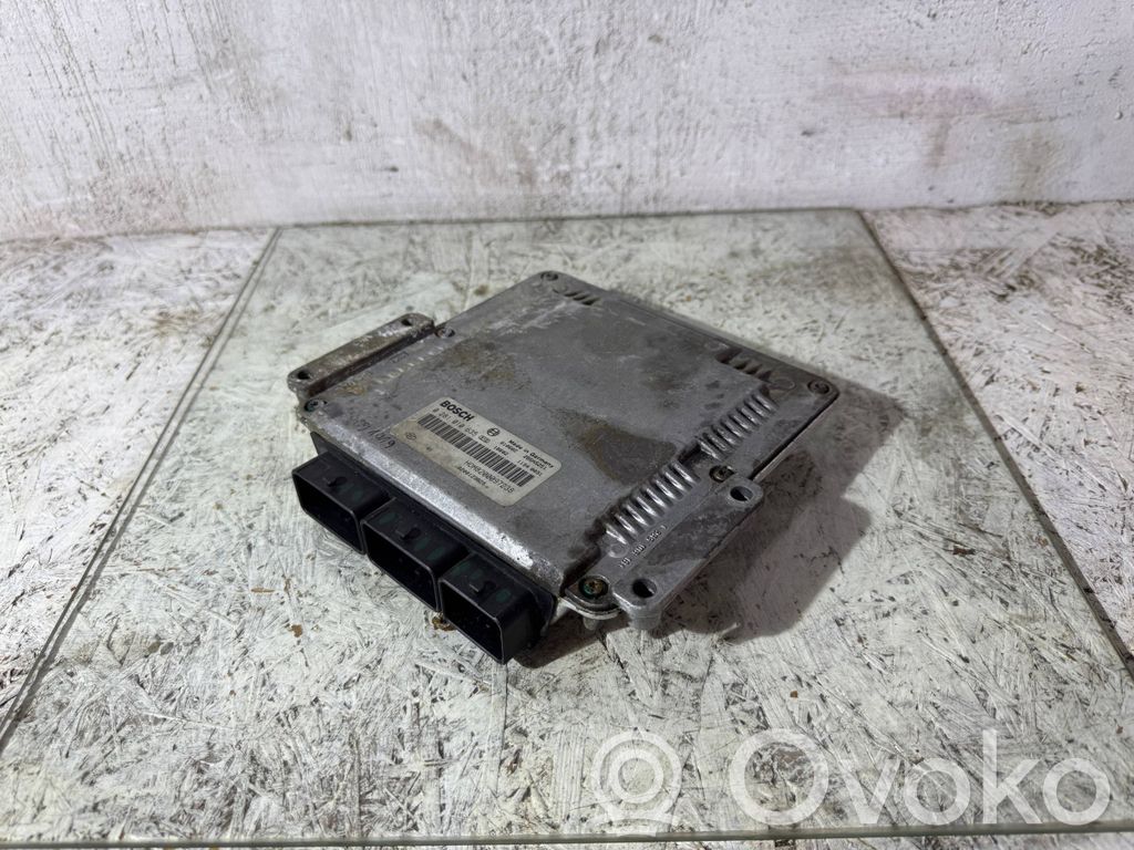 Sterownik / Moduł ECU   0281010635,8200097238,8200123829
