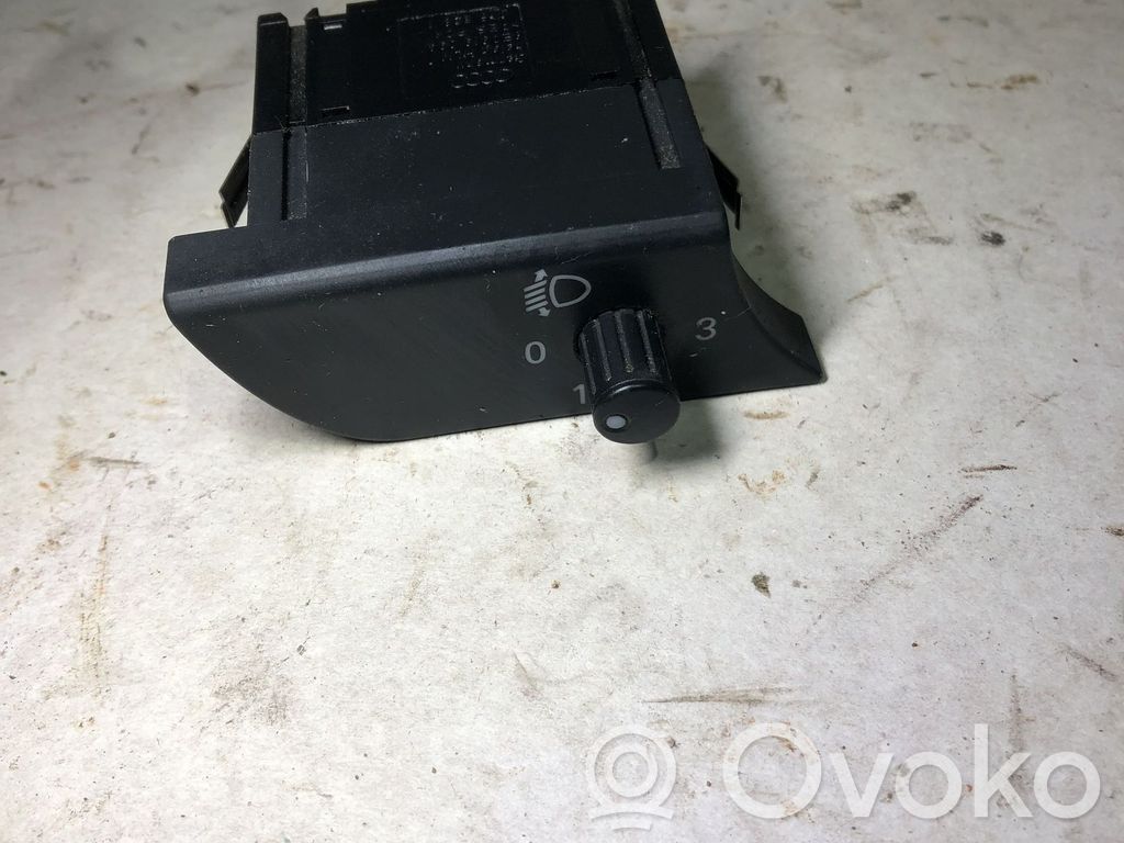 Audi A4 S4 B6 8E 8H Headlight level height control switch 