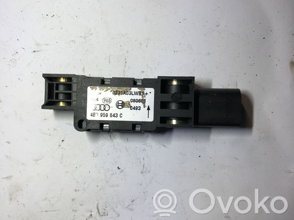 Audi A4 S4 B6 8E 8H Airbag deployment crash/impact sensor 