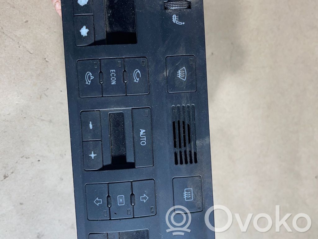 Audi A6 S6 C5 4B Climate control unit 