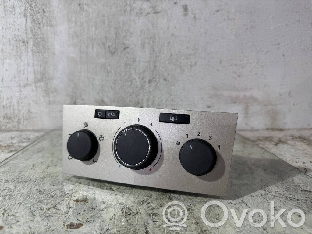 Opel Astra H Climate control unit 