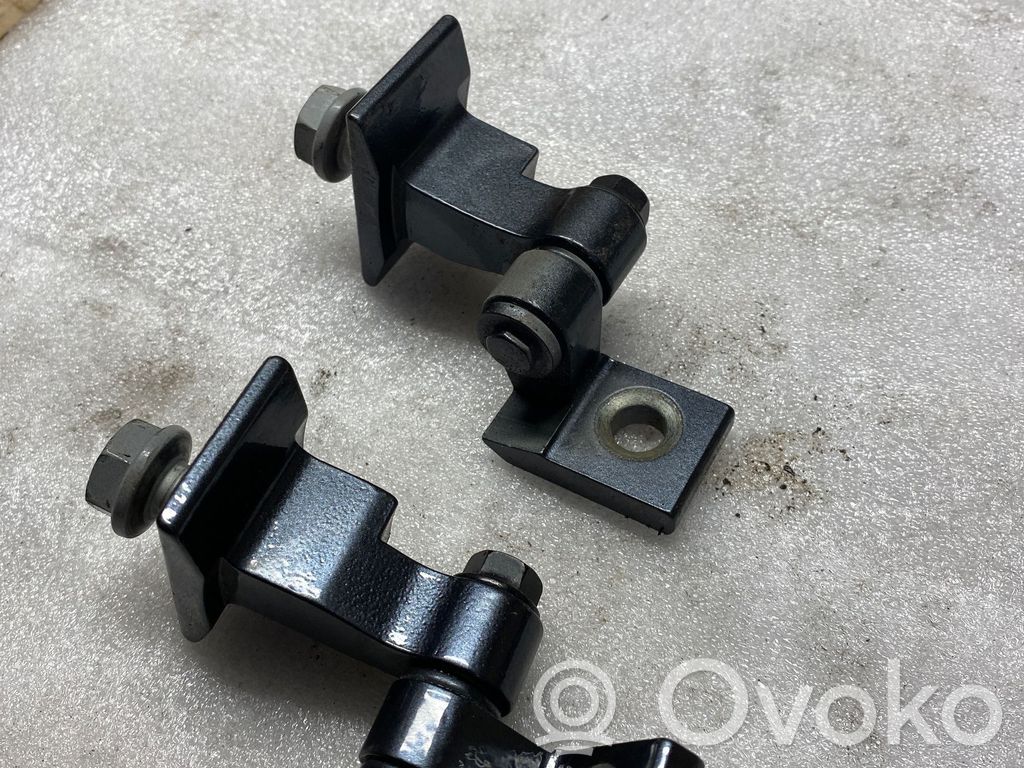 BMW 2 F46 Front door hinge set 
