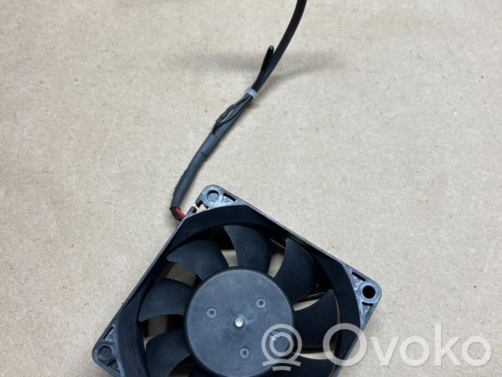 BMW 5 F10 F11 Engine control unit/module fan 
