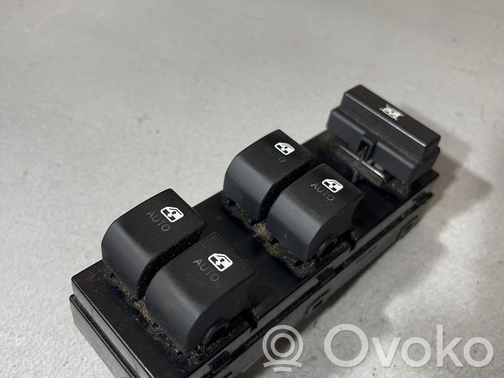 KIA Ceed Electric window control switch 