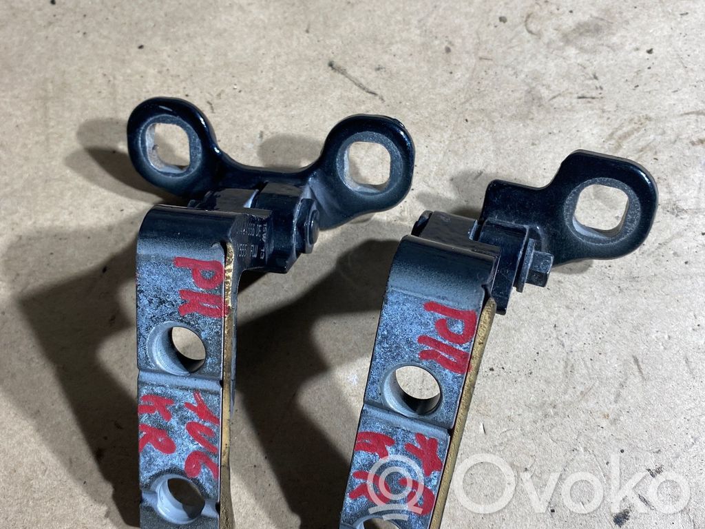 Volvo V40 Front door hinge set 