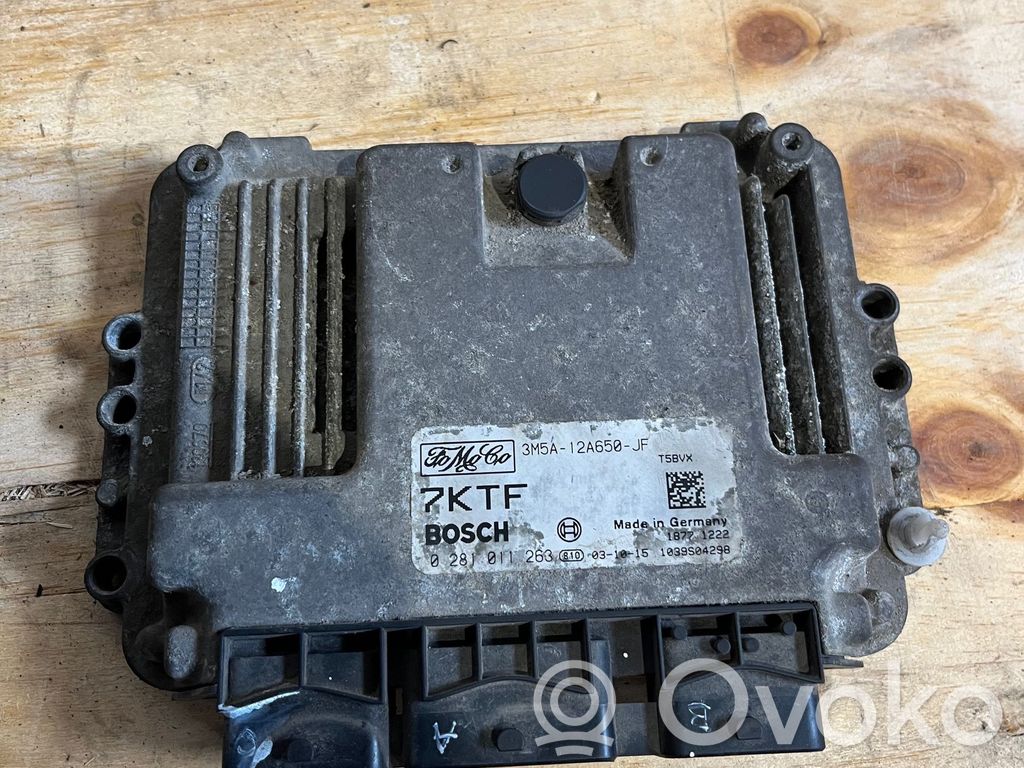 Ford Focus C-MAX Engine control unit/module 