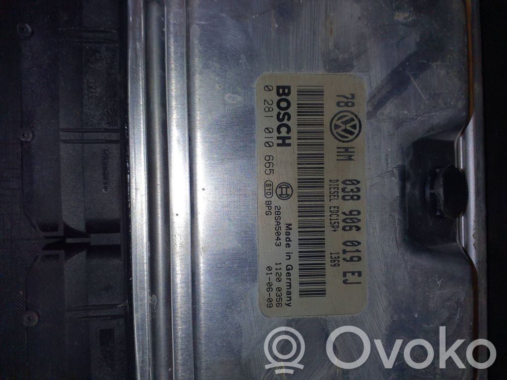 Volkswagen PASSAT B5.5 Engine control unit/module 