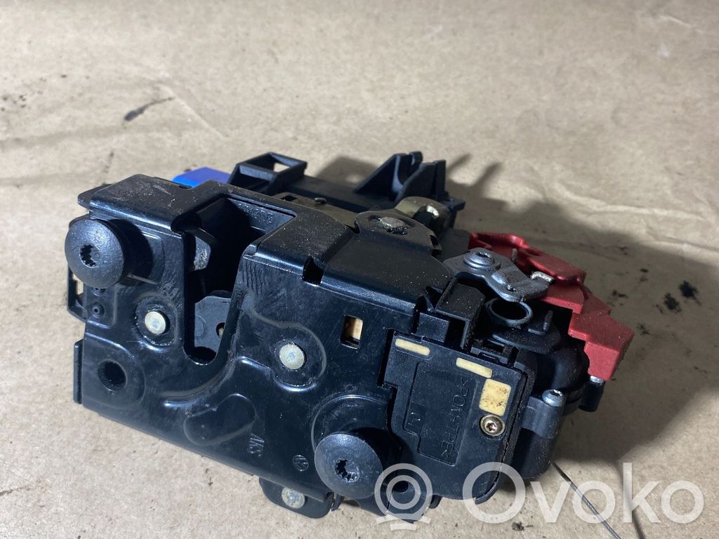 Volkswagen Golf Plus Front door lock 