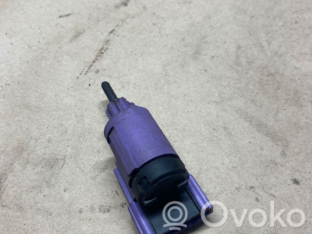 Volkswagen Transporter - Caravelle T5 Brake pedal sensor switch 