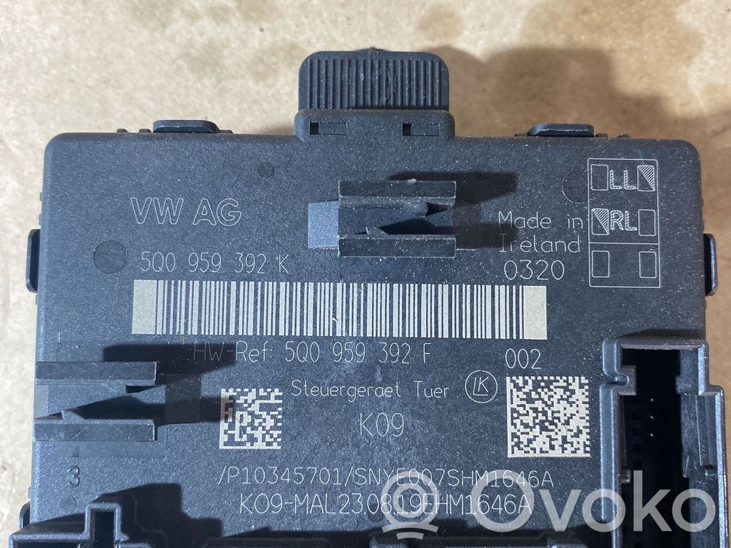 Volkswagen Tiguan Door control unit/module 