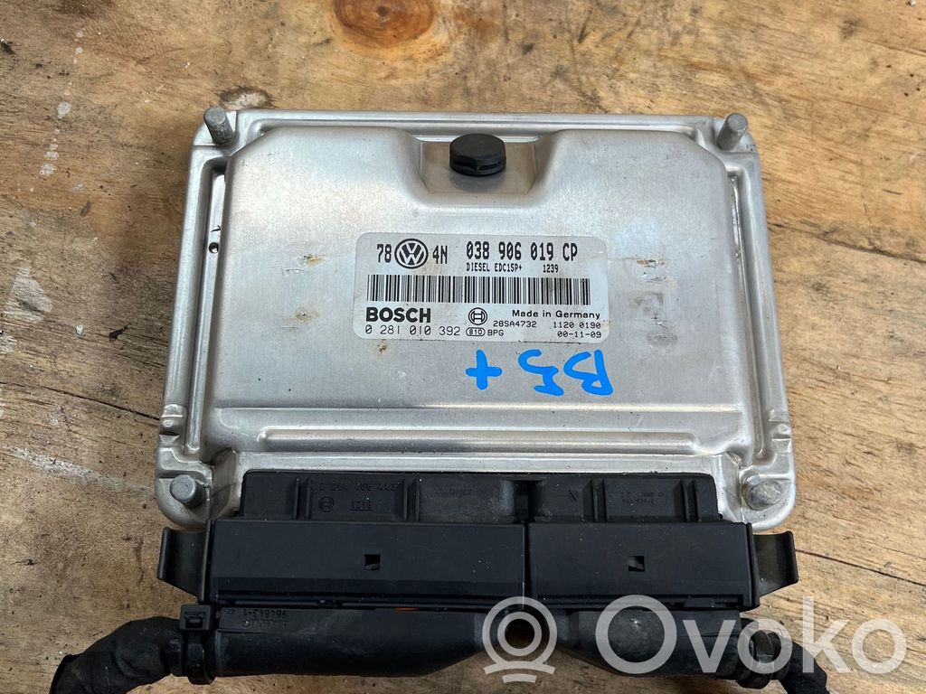 Volkswagen PASSAT B5.5 Engine control unit/module 