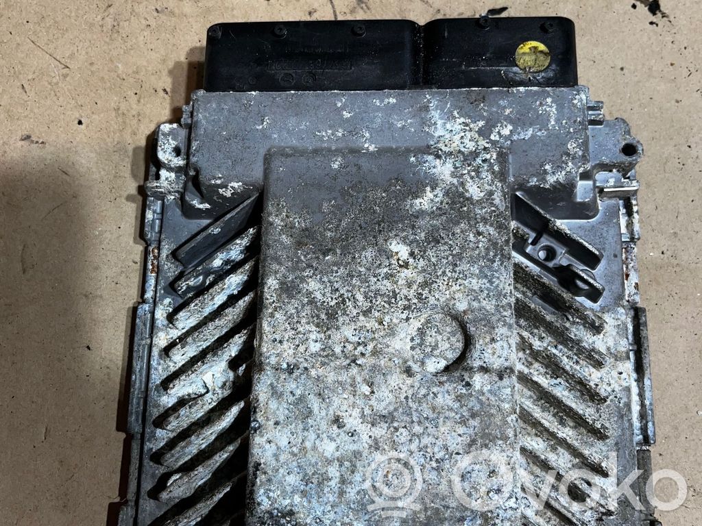 Volkswagen PASSAT B6 Engine control unit/module 