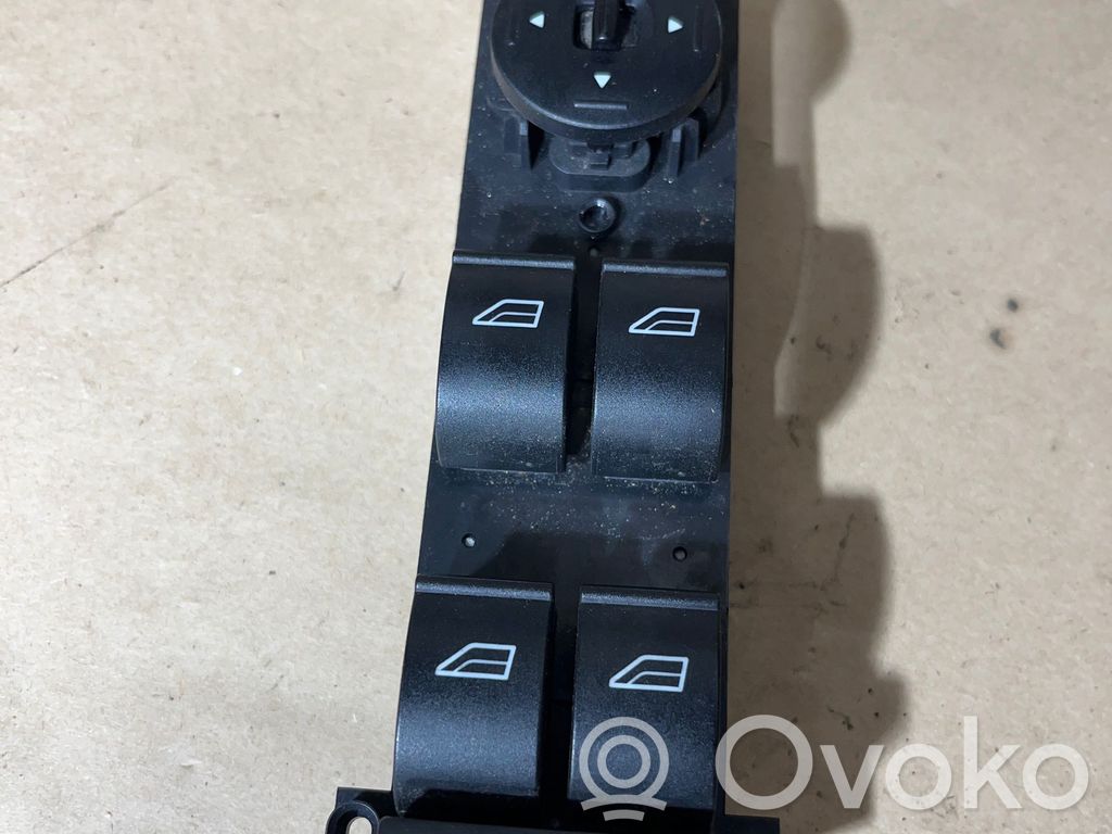 Ford Focus Electric window control switch 