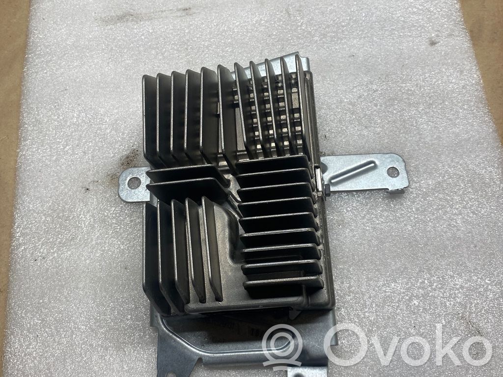 BMW 2 F46 Amplificatore 