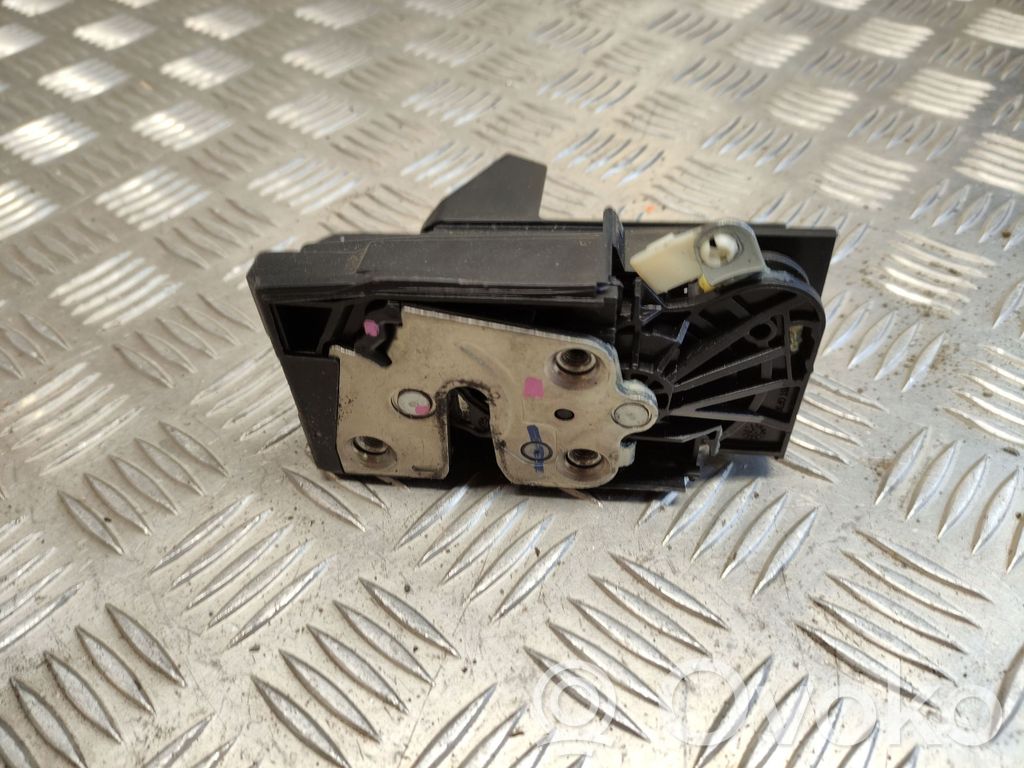 Dacia Sandero Front door lock 