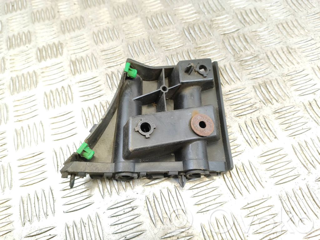 Volvo V40 Front bumper mounting bracket 
