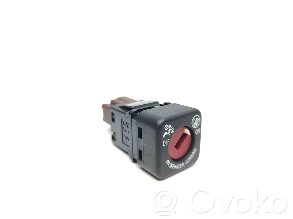 Peugeot 308 Passenger airbag on/off switch 