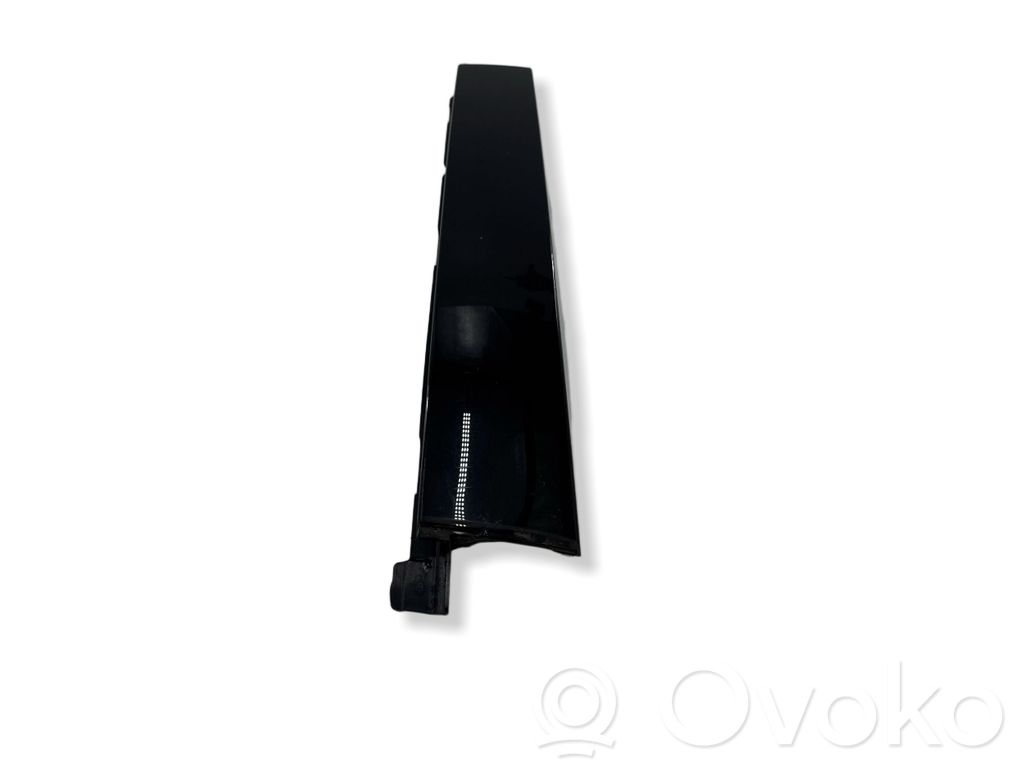 Listwa / Uszczelka szyby drzwi tylnych   AM51U254A40