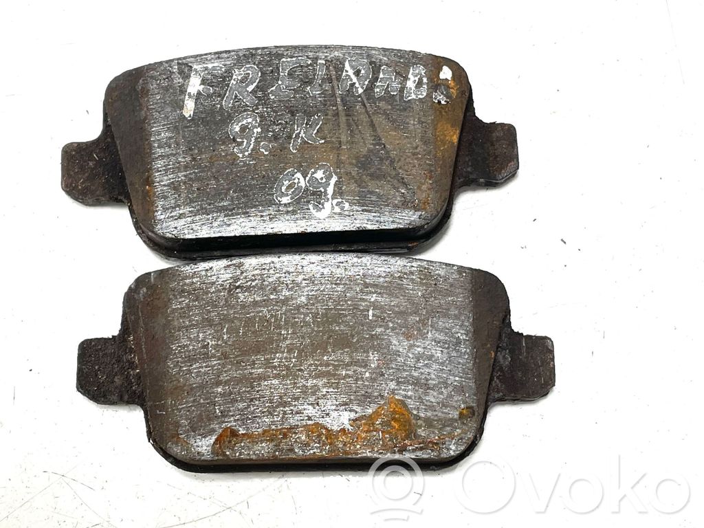 Klocki hamulcowe tylne   1256001882SN16,90R011181678,PPD153261K09,647325