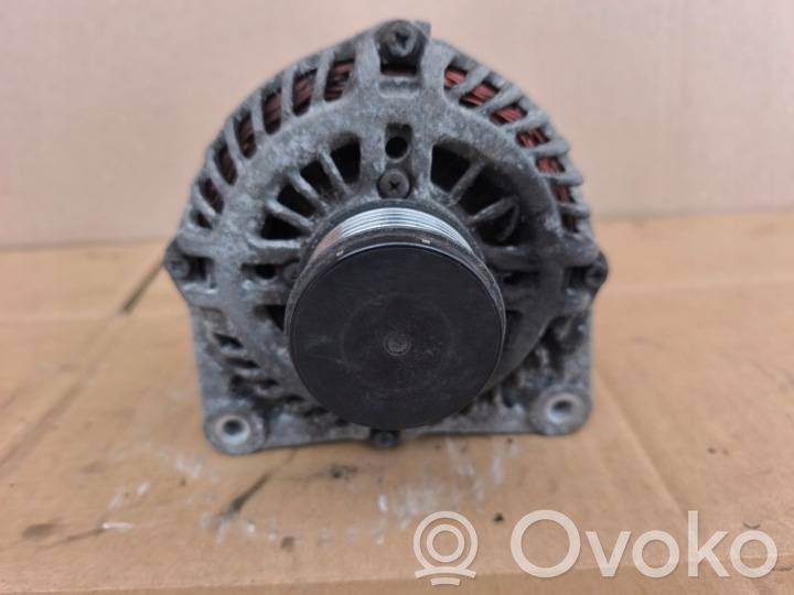Nissan Juke I F15 Generator/alternator 