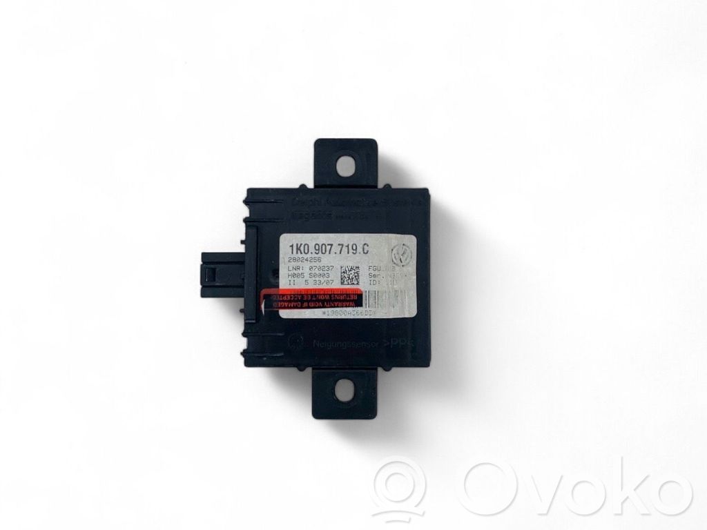 Audi A3 S3 8P Alarm control unit/module 