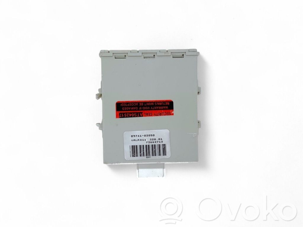 Toyota Corolla E120 E130 Door central lock control unit/module 