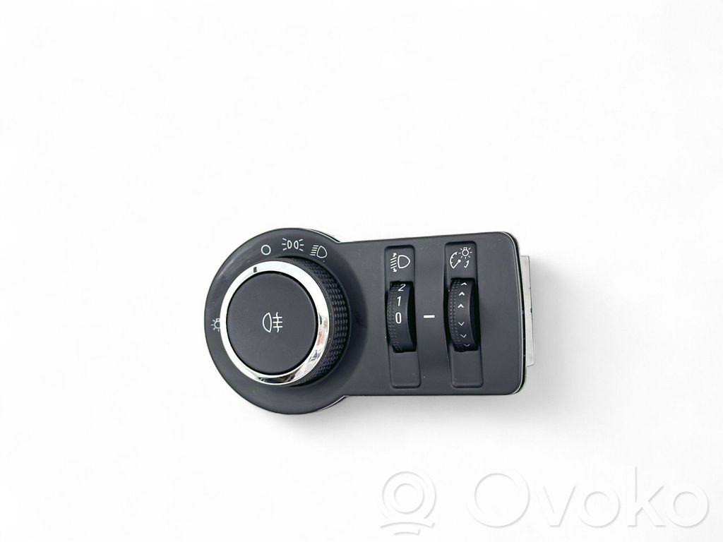 Opel Astra J Light switch 