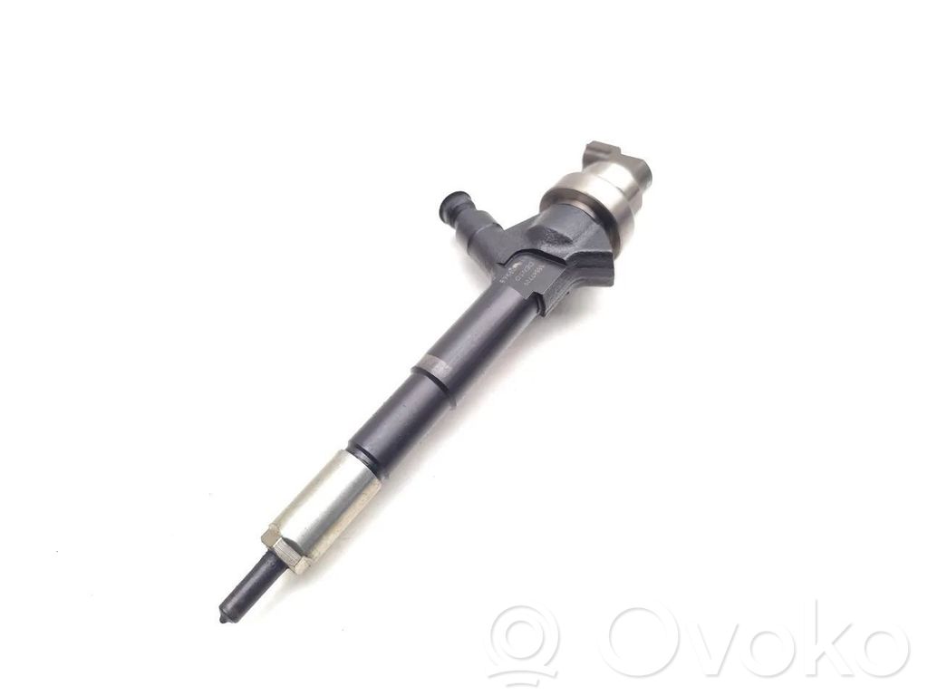 Opel Astra J Inyector de combustible 