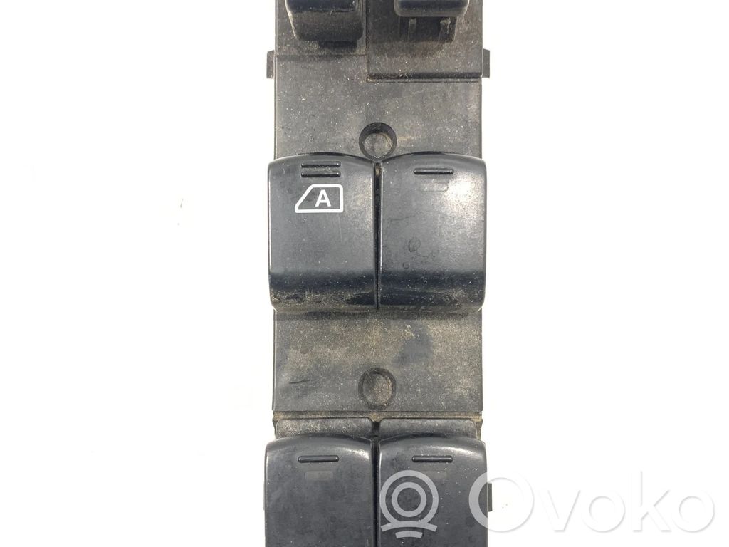 Subaru Forester SH Electric window control switch 