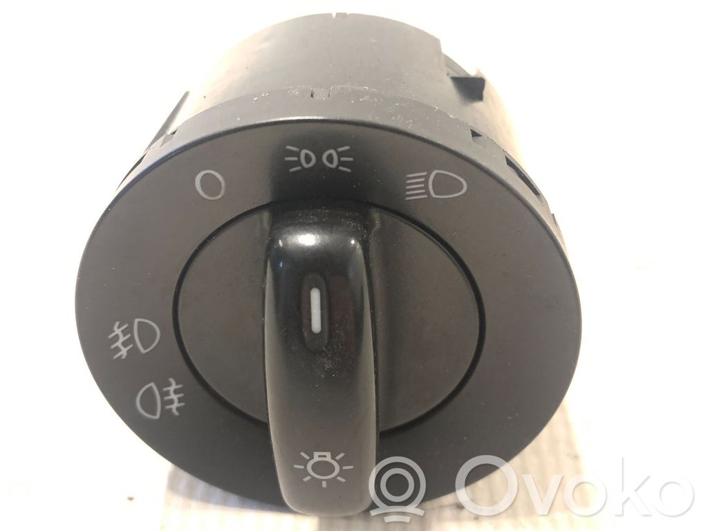 Volkswagen Golf V Light switch 